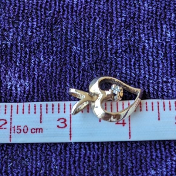 Solid 10K Gold Vintage Open Heart Pendant With Natural Earth Mined Diamond - Picture 7 of 8